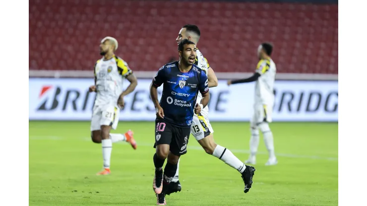 Junior Sornoza com a camisa do Del Valle - Foto: Franklin Jacome/Getty Images)
