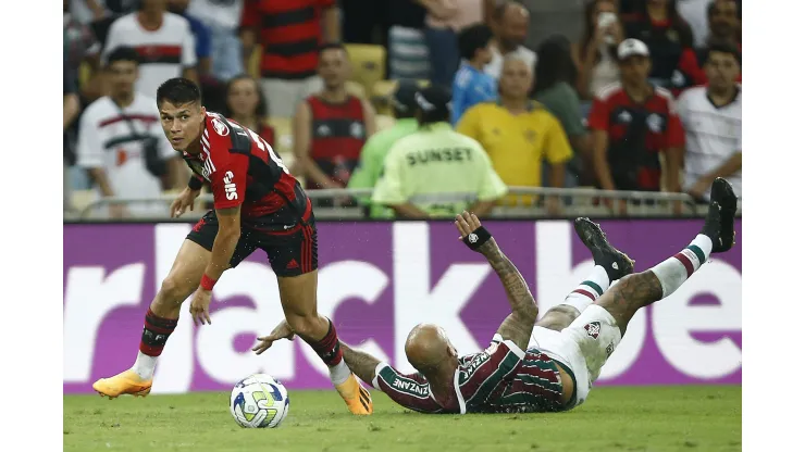 Luiz Araújo, em ação no Flamengo x Fluminense - Foto: Wagner Meier/Getty Images)
