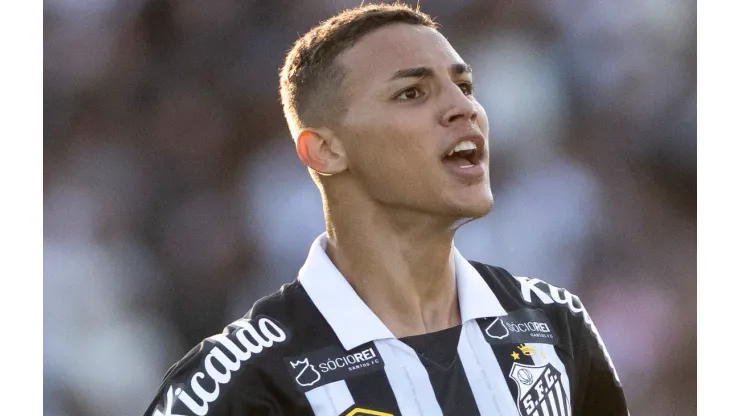 Deivid Washington é pedido internamente no Peixe para ser titular junto de Marcos Leonardo contra o Botafogo
