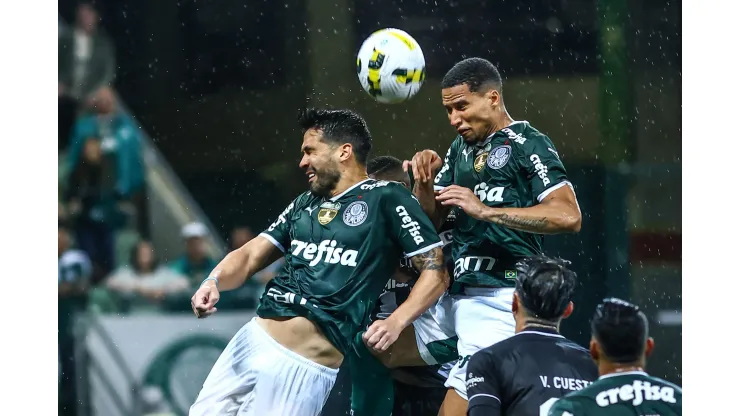 Companheiro de Gustavo Gómez recebe oferta da Rússia e comunica desejo de deixar o Palmeiras