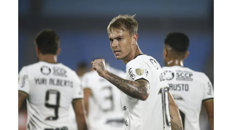 Róger Guedes tem o 2º MAIOR SALÁRIO do Corinthians e números surpreendem<br />
 - Foto: Ernesto Ryan/Getty Images
