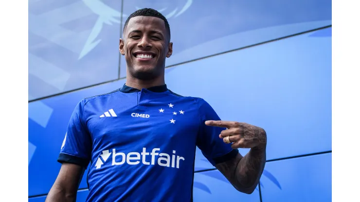 Arthur Gomes revela os responsáveis por fazer o atacante a aceitar jogar no Cruzeiro