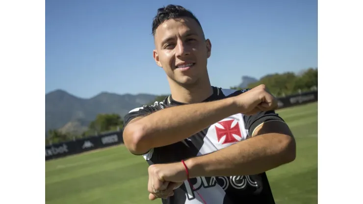 Foto: Daniel Ramalho/Vasco- Sebastián Ferreira foi apresentado
