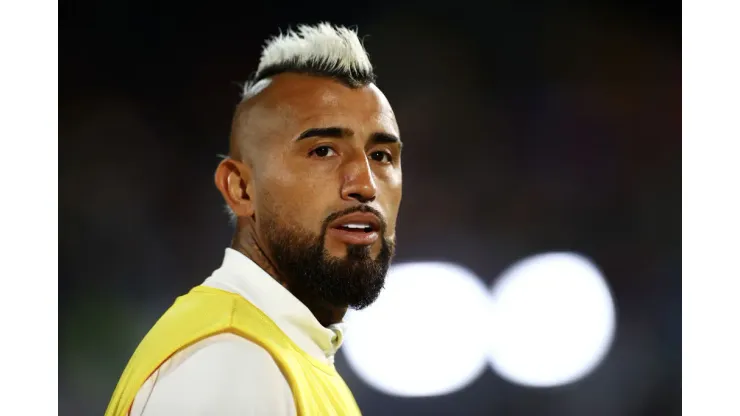 TANGER MED, MOROCCO - FEBRUARY 07: Arturo Vidal of Flamengo warms up prior to the FIFA Club World Cup Morocco 2022 Semi Final match between Flamengo v Al Hilal SFC at Stade Ibn-Batouta on February 07, 2023 in Tanger Med, Morocco. (Photo by Michael Steele/Getty Images)
