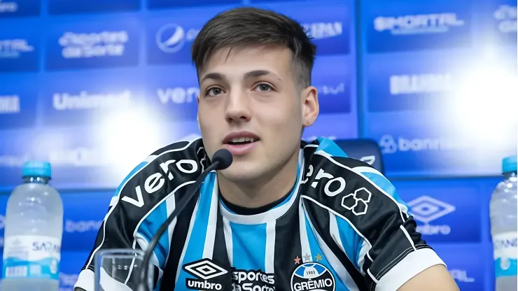 Foto: Lucas Uebel/Grêmio - Besozzi é reforço do Grêmio
