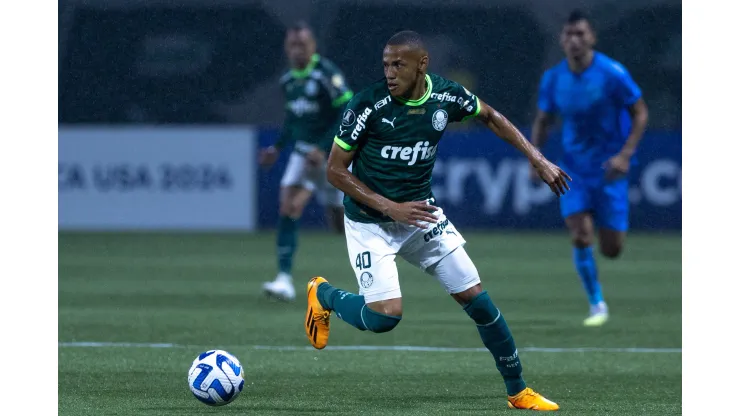 SP - SAO PAULO - 29/06/2023 - LIBERTADORES 2023, PALMEIRAS X BOLIVAR - Jhon John jogador do Palmeiras durante partida contra o Bolivar no estadio Arena Allianz Parque pelo campeonato Libertadores 2023. Foto: Marcello Zambrana/AGIF
