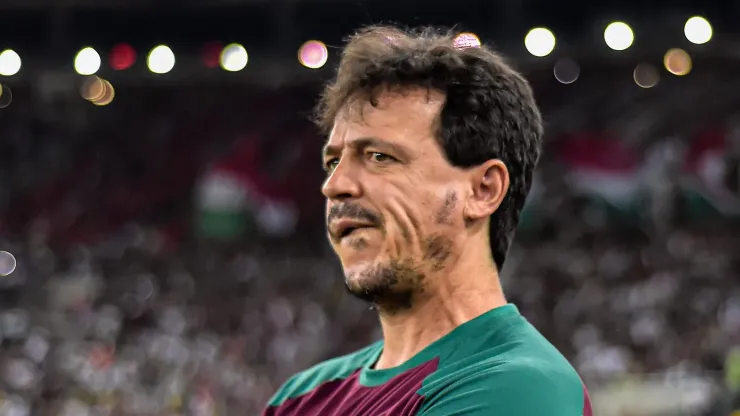 Foto: Thiago Ribeiro/AGIF - Fernando Diniz tecnico do Fluminense durante partida contra o Palmeiras no estadio Maracana pelo campeonato Brasileiro A 2023. 
