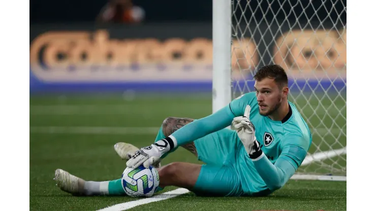 RIO DE JANEIRO, BRAZIL - MAY 20: Lucas Perri goalkeeper of Botafogo reacts during the match between Botafogo and Fluminense as part of Brasileirao 2023 at Estadio Olímpico Nilton Santos on May 20, 2023 in Rio de Janeiro, Brazil. (Photo by Wagner Meier/Getty Images)
