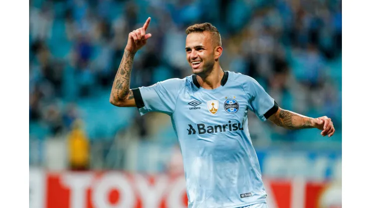 CRAVOU: Luan surpreende não treinos e tem retorno antecipado no Grêmio<br />
- Foto: Lucas Uebel/Getty Images)
