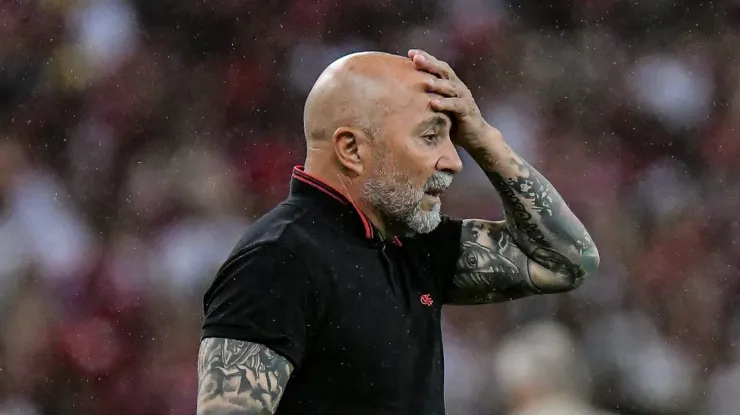 RJ - RIO DE JANEIRO - 13/08/2023 - BRASILEIRO A 2023, FLAMENGO X SAO PAULO - Jorge Sampaoli tecnico do Flamengo durante partida contra o Sao Paulo no estadio Maracana pelo campeonato Brasileiro A 2023. Foto: Thiago Ribeiro/AGIF
