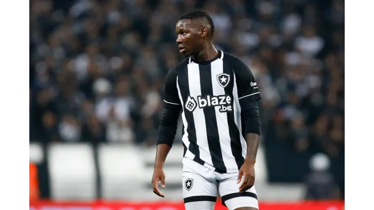 SAO PAULO, BRAZIL - JULY 30: Patrick de Paula of Botafogo looks on during the match between Corinthians and Botafogo as part of Brasileirao Series A 2022 at Neo Quimica Arena on July 30, 2022 in Sao Paulo, Brazil. (Photo by Ricardo Moreira/Getty Images)
