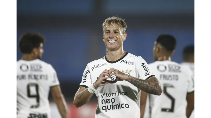 Saída de Róger Guedes tem EXCELENTE MELHORA no Corinthians em caráter oficial<br />
- Foto: Ernesto Ryan/Getty Images)
