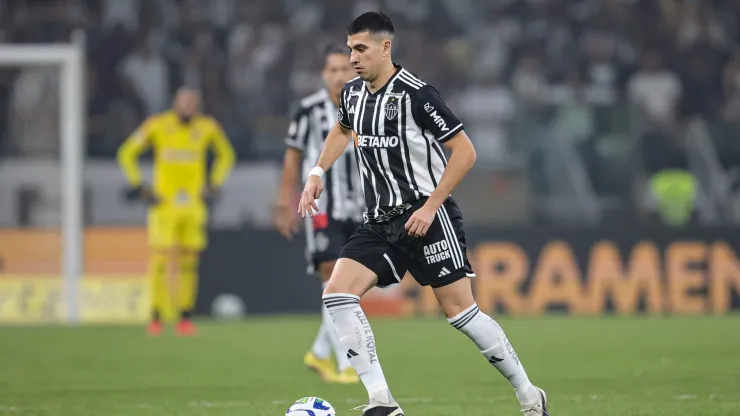 MG - BELO HORIZONTE - 10/06/2023 - BRASILEIRO A 2023, ATLETICO-MG X RED BULL BRASIL - Battaglia jogador do Atletico-MG durante partida contra o Red Bull Brasil no estadio Mineirao pelo campeonato BRASILEIRO A 2023. Foto: Gilson Junio/AGIF
