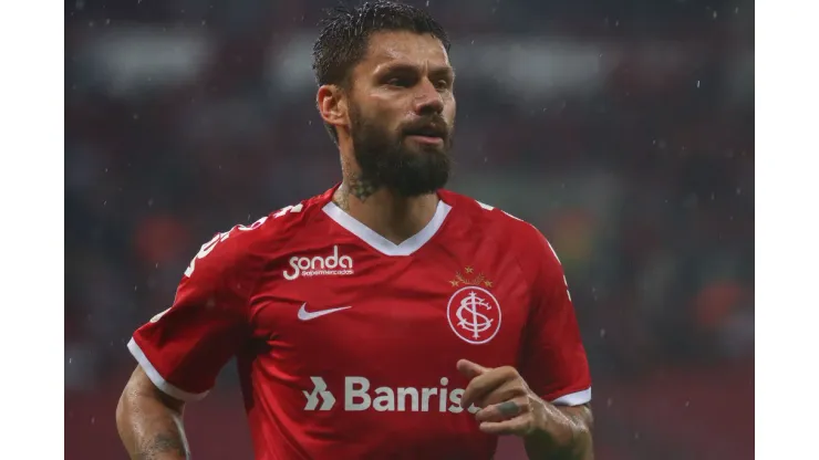 PORTO ALEGRE, BRAZIL - SEPTEMBER 07: Rafael Sobis of Internacional looks on during the match Internacional v Sao Paulo as part of Brasileirao Series A 2019, at Beira-Rio Stadium on September 7, 2019 in Porto Alegre, Brazil. (Photo by Lucas Uebel/Getty Images)
