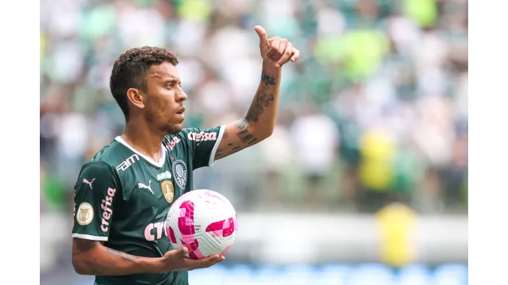 SP - Sao Paulo - 16/10/2022 - BRASILEIRO A 2022, PALMEIRAS X SAO PAULO - Marcos Rocha jogador do Palmeiras durante partida contra o Sao Paulo no estadio Arena Allianz Parque pelo campeonato Brasileiro A 2022. Foto: Marcello Zambrana/AGIF
