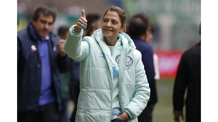 PAPEL E CANETA! Leila autoriza e Palmeiras oferta +1 ano de contrato para peça importante - Foto: Ricardo Moreira/Getty Images
