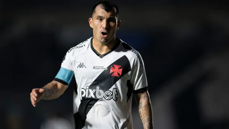 Foto: Jorge Rodrigues/AGIF - Medel: chileno abriu o jogo durante entrevista
