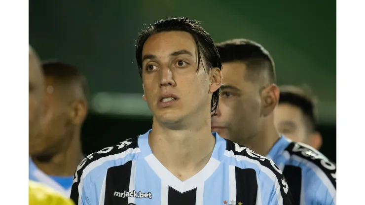 SP - Campinas - 05/08/2022 - BRASILEIRO B 2022, GUARANI X GREMIO - Geromel jogador do Gremio durante partida contra o Guarani no estadio Brinco de Ouro pelo campeonato Brasileiro B 2022. Foto: Diogo Reis/AGIF
