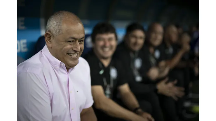 RJ - RIO DE JANEIRO - 24/08/2023 - LIBERTADORES 2023, FLUMINENSE X OLIMPIA - Francisco Arce tecnico do Olimpia durante partida contra o Fluminense no estadio Maracana pelo campeonato Libertadores 2023. Foto: Jorge Rodrigues/AGIF
