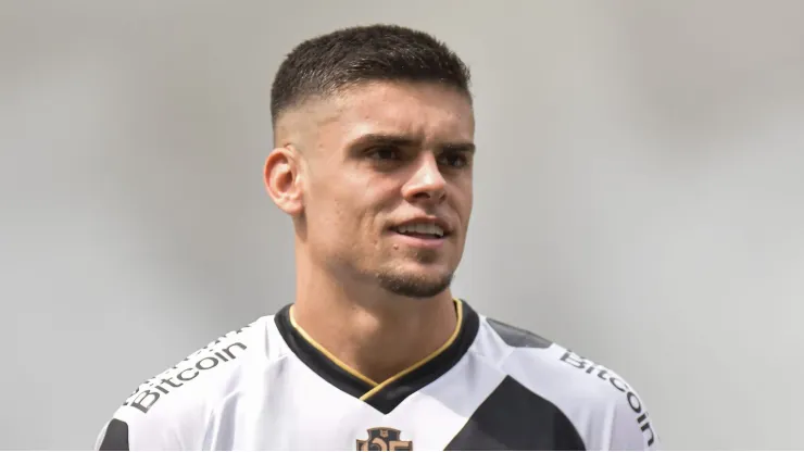 RJ - RIO DE JANEIRO - 20/08/2023 - BRASILEIRO A 2023, VASCO X ATLETICO-MG - Gabriel Pec jogador do Vasco durante partida contra o Atletico-MG no estadio Maracana pelo campeonato Brasileiro A 2023. Foto: Thiago Ribeiro/AGIF
