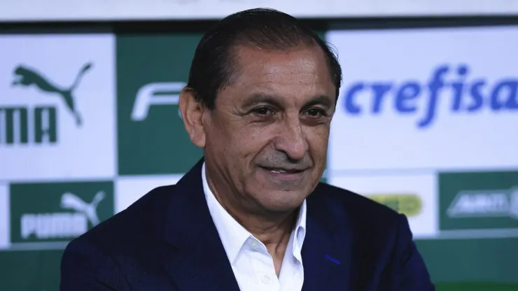 Foto: Ettore Chiereguini/AGIF - Ramon Diaz tecnico do Vasco durante partida contra o Palmeiras no estadio Arena Allianz Parque pelo campeonato Brasileiro A 2023. 
