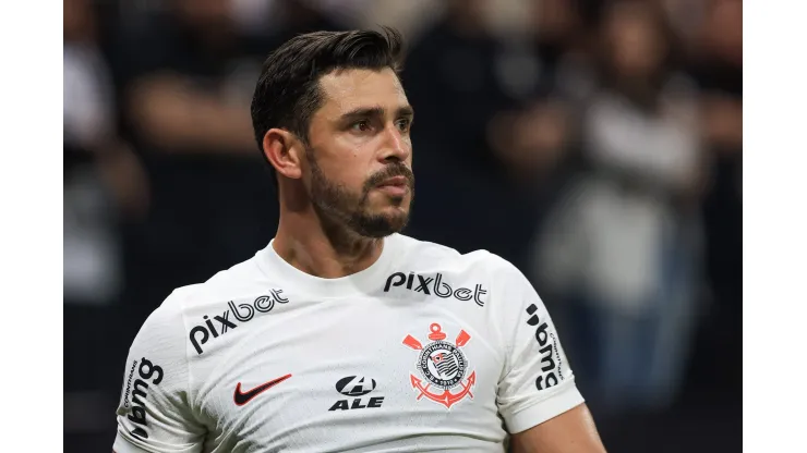 SP - SAO PAULO - 19/04/2023 - LIBERTADORES 2023, CORINTHIANS X ARGENTINOS JUNIORS - Giuliano jogador do Corinthians durante partida contra o Argentinos Juniors no estadio Arena Corinthians pelo campeonato Libertadores 2023. Foto: Marcello Zambrana/AGIF
