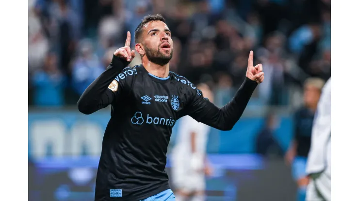 RS - PORTO ALEGRE - 27/08/2023 - BRASILEIRO A 2023, GREMIO X CRUZEIRO - Pepe jogador do Gremio comemora seu gol durante partida contra o Cruzeiro no estadio Arena do Gremio pelo campeonato Brasileiro A 2023. Foto: Maxi Franzoi/AGIF
