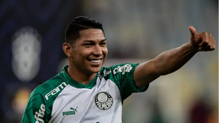 RJ - RIO DE JANEIRO - 05/08/2023 - BRASILEIRO A 2023, FLUMINENSE X PALMEIRAS -Rony jogador do Palmeiras durante aquecimento antes da partida contra o Fluminense no estadio Maracana pelo campeonato Brasileiro A 2023. Foto: Thiago Ribeiro/AGIF
