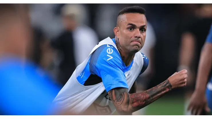 SP - SAO PAULO - 18/09/2023 - BRASILEIRO A 2023, CORINTHIANS X GREMIO - Luan jogador do Gremio durante aquecimento antes da partida contra o Corinthians no estadio Arena Corinthians pelo campeonato Brasileiro A 2023. Foto: Ettore Chiereguini/AGIF
