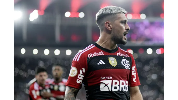 R$ 8 MILHÕES: Flamengo é o mais próximo para fechar com compatriota de Arrascaeta- Foto: Alexandre Loureiro/Getty Images
