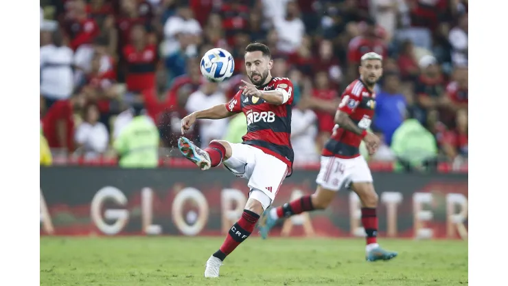 Everton Ribeiro tem tendência de novo contrato exposto e chega ao São Paulo via portal  - Foto: Wagner Meier/Getty Images
