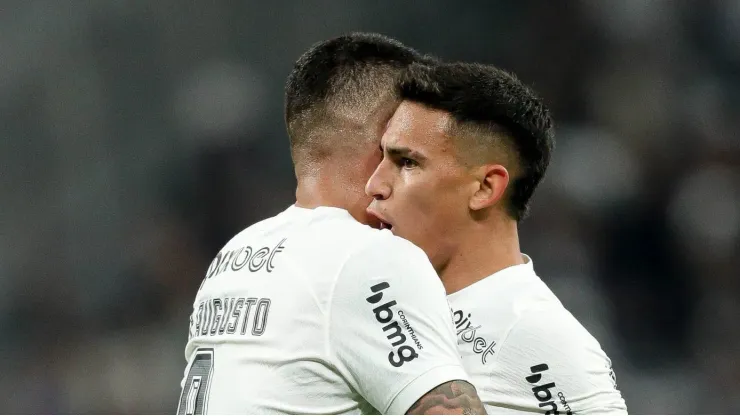 Foto: Rodrigo Coca/Ag. Corinthians - Renato Augusto e Rojas
