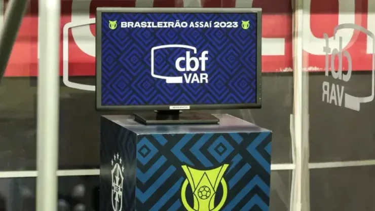 © Robson Mafra/AGIFFoto: Robson Mafra/AGIF – VAR (Árbitro Assistente de Vídeo) no Brasileirão de 2023
