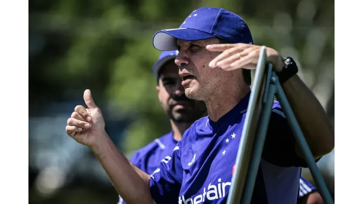 Foto: Gustavo Aleixo/Cruzeiro - Zé Ricardo em treino do Cruzeiro
