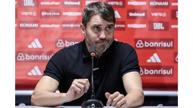 PR - CURITIBA - 21/09/2023 - BRASILEIRO A 2023, ATHLETICO-PR X INTERNACIONAL - Eduardo Coudet tecnico do Internacional durante entrevista coletiva apos a partida contra o Athletico-PR no estadio Arena da Baixada pelo campeonato Brasileiro A 2023. Foto: Robson Mafra/AGIF
