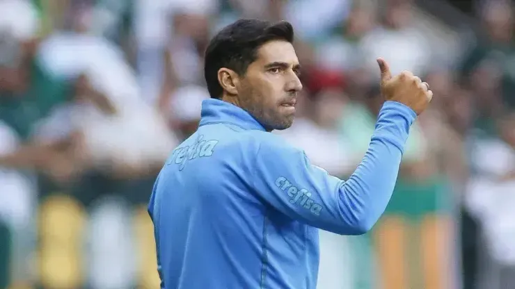 Foto: Miguel Schincariol/Getty Images - Abel Ferreira durante jogo do Palmeiras
