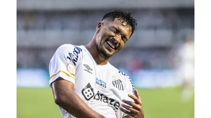 SP - SANTOS - 01/10/2023 - BRASILEIRO A 2023, SANTOS X VASCO - Marcos Leonardo jogador do Santos comemora seu gol durante partida contra o Vasco no estadio Vila Belmiro pelo campeonato Brasileiro A 2023.  Foto: Abner Dourado/AGIF
