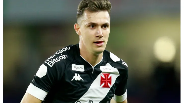 Foto: Daniel RAMALHO/VASCO - Lucas Piton é um dos principais "cruzadores" do Campeonato Brasileiro
