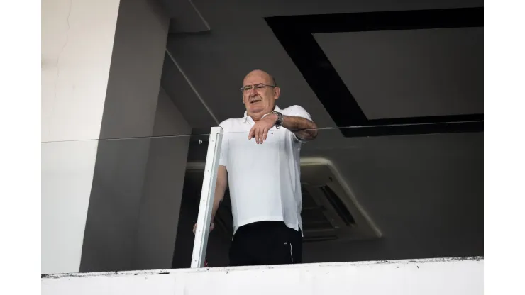 SP - SANTOS - 23/07/2023 - BRASILEIRO A 2023, SANTOS X BOTAFOGO - Andres Rueda presidente do Santos durante partida contra o Botafogo no estadio Vila Belmiro pelo campeonato Brasileiro A 2023. Foto: Abner Dourado/AGIF
