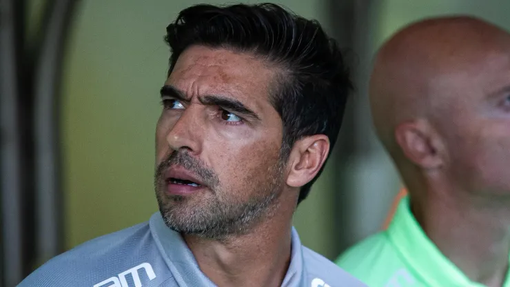 Abel Ferreira pediu permanência de um dos atletas do elenco, opinião contrária da presidente Leila Pereira
