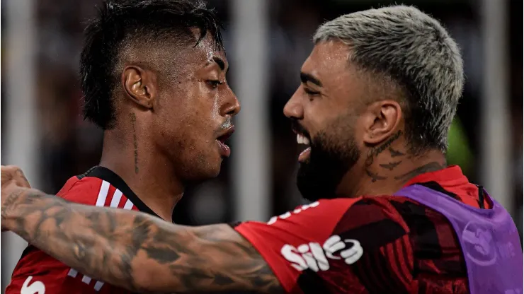 Foto: Thiago Ribeiro/AGIF - Bruno Henrique deve ser titular, enquanto Gabigol deve ficar no banco
