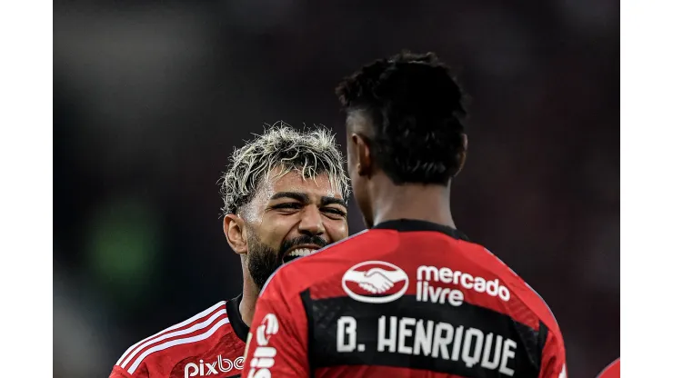 Flamengo ‘cobra’ empresários de Gabigol e +2 por renovações  - Foto: Thiago Ribeiro/AGIF
