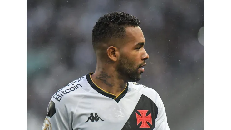 RJ - RIO DE JANEIRO - 02/07/2023 - BRASILEIRO A 2023, BOTAFOGO X VASCO - Alex Teixeira jogador do Vasco durante partida contra o Botafogo no estadio Engenhao pelo campeonato Brasileiro A 2023. Foto: Thiago Ribeiro/AGIF
