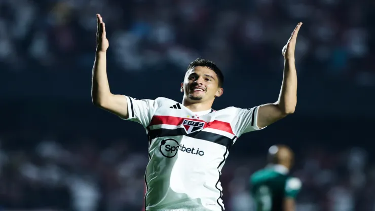 Pablo Maia com a camisa do São Paulo - Foto: Marcello Zambrana/AGIF
