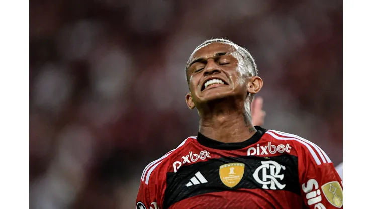 Wesley pode ir EMBORA do Flamengo e motivo é exposto<br />
 -  Foto: Thiago Ribeiro/AGIF
