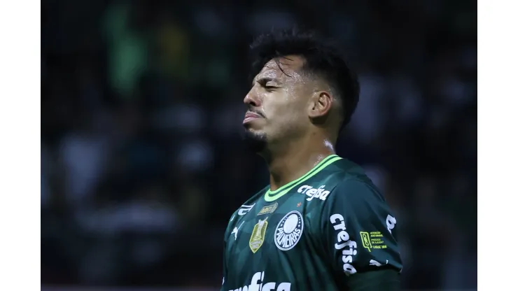 SP - SAO PAULO - 15/09/2023 - BRASILEIRO A 2023, PALMEIRAS X GOIAS - Gabriel Menino jogador do Palmeiras lamenta durante partida contra o Goias no estadio Arena Allianz Parque pelo campeonato Brasileiro A 2023. Foto: Marcello Zambrana/AGIF
