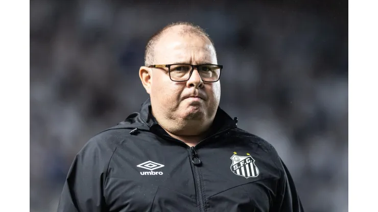 SP - SANTOS - 19/10/2023 - BRASILEIRO A 2023, SANTOS X BRAGANTINO - Marcelo Fernandes tecnico do Santos durante partida contra o Bragantino no estadio Vila Belmiro pelo campeonato Brasileiro A 2023. Foto: Abner Dourado/AGIF
