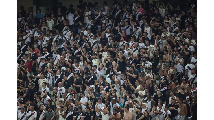 MG - BELO HORIZONTE - 25/09/2023 - BRASILEIRO A 2023, AMERICA-MG X VASCO - Torcida do Vasco durante partida contra America-MG no estadio Independencia pelo campeonato Brasileiro A 2023. Foto: Gilson Lobo/AGIF
