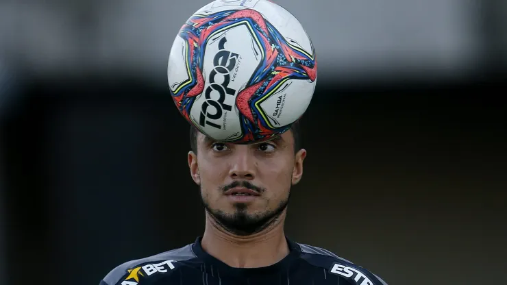 Rafael segue o tratamento de lesão no joelho no CT do Botafogo - Foto: Vitor Silva/Botafogo.
