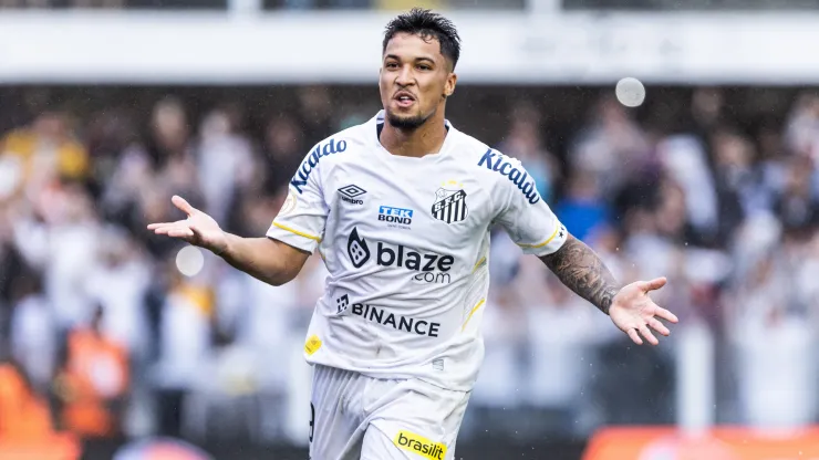 Marcos Leonardo, do Santos, comemora gol na Vila Belmiro - Foto: Abner Dourado/AGIF
